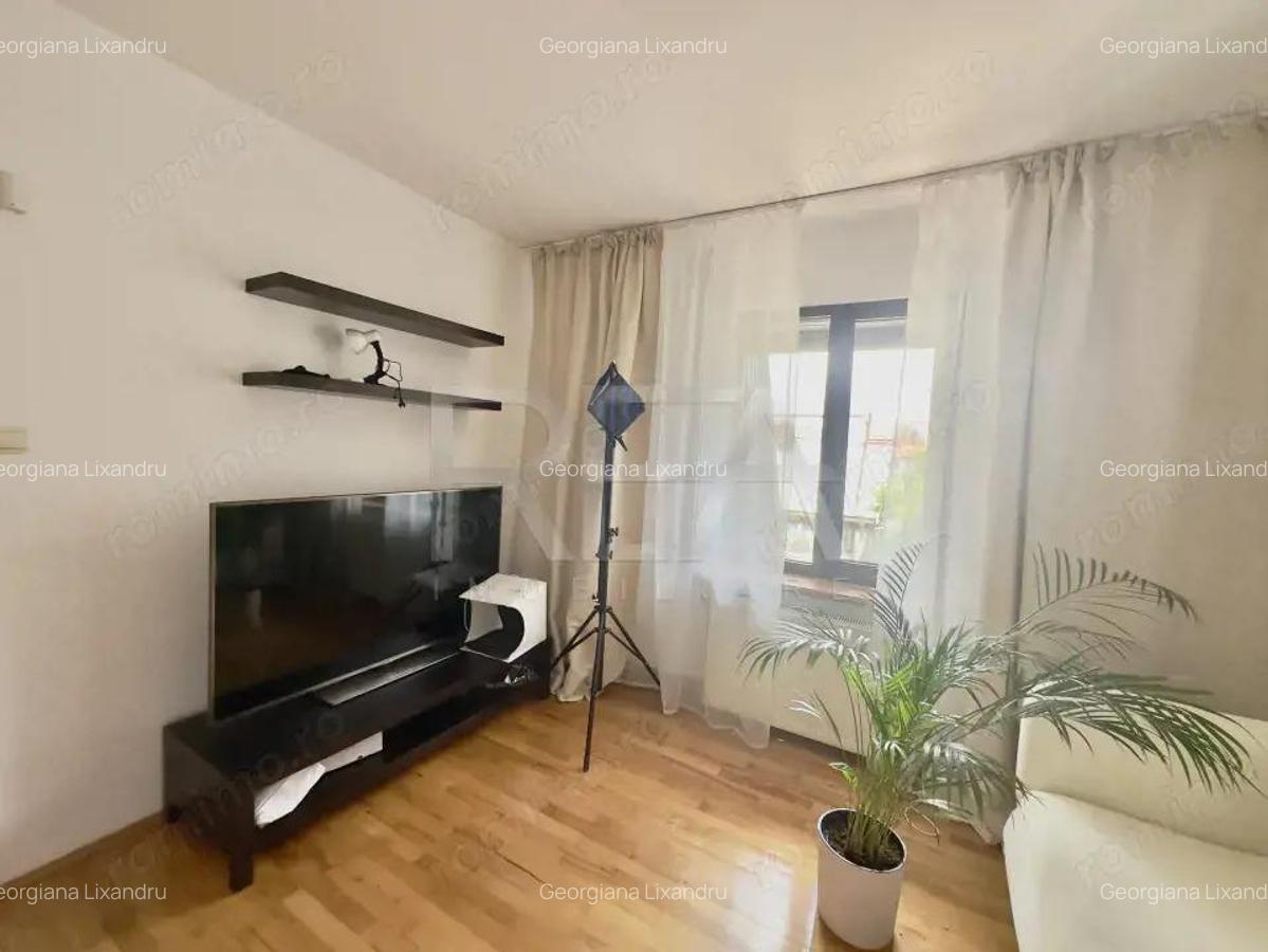 Vila 6 camere, Titulescu, Curte ?i zona de relaxare Metrou la 7 minute - 4