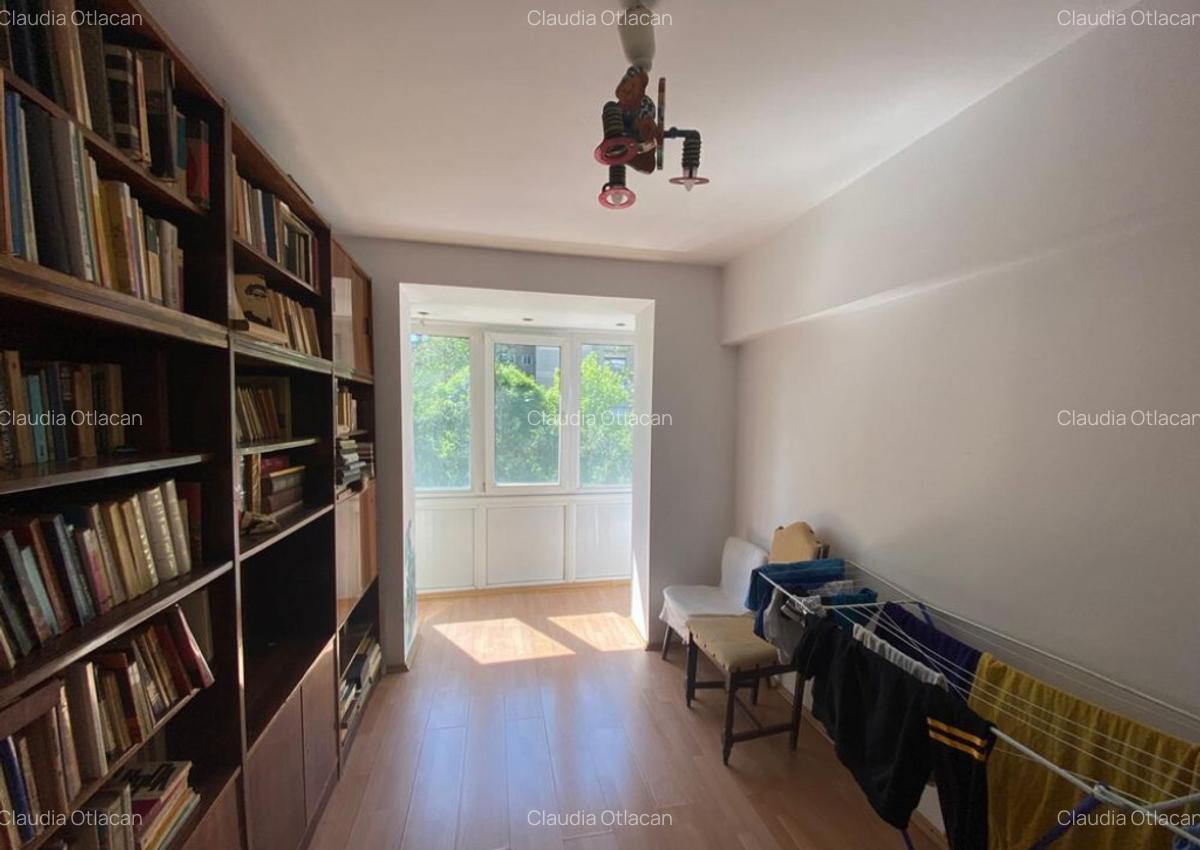 Apartament 3 camere Str.Trestiana , Sector 4 - 4