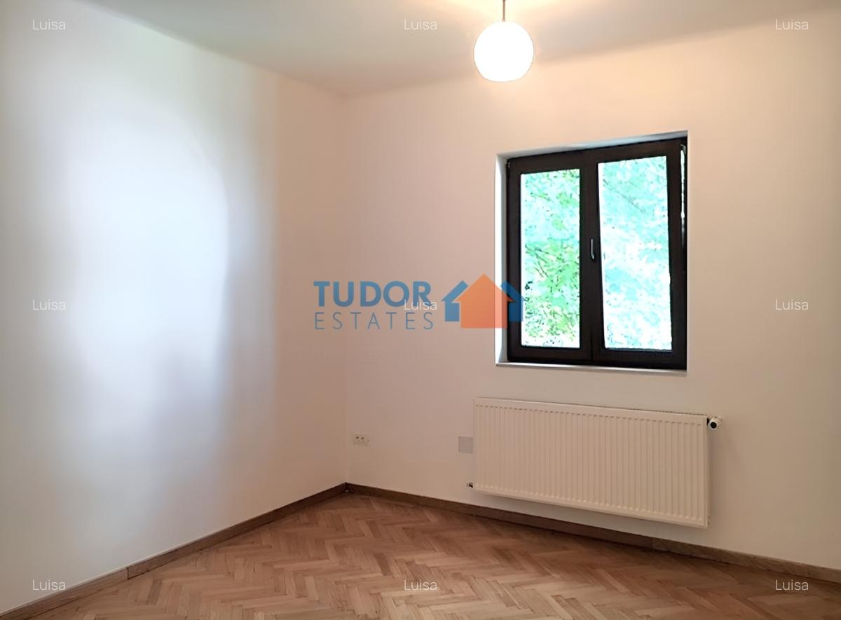 Vila iclasica cu o gradina superba - 9