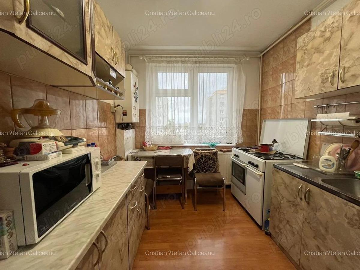 Apartament 3 camere etajul 7 de vanzare, Zona Saturn - 12