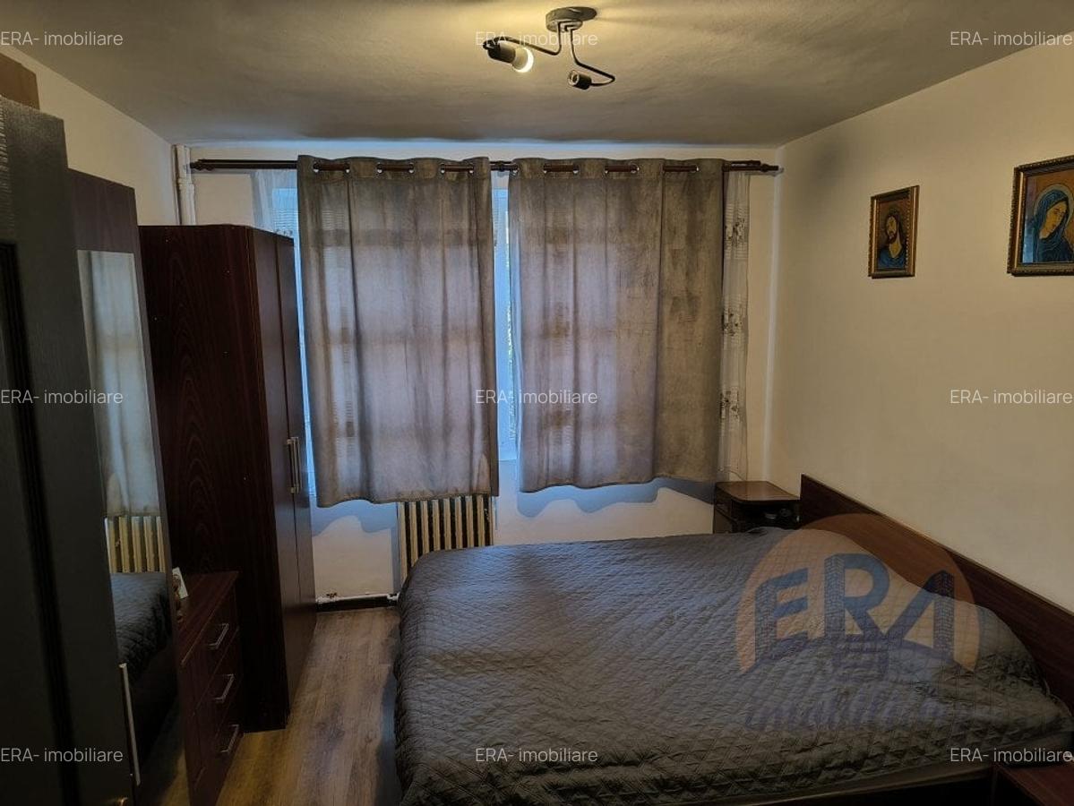 Apartament cu 3 camere semidecomandat, mobilat în Rogerius - 16