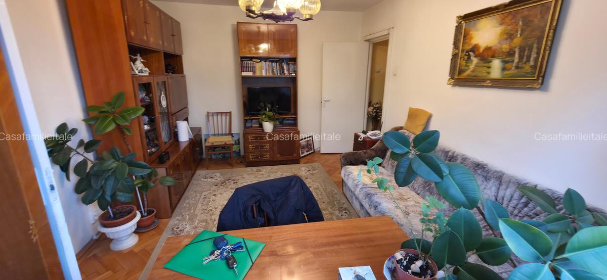 Etaj 1 Zona Dacia - liber + boxa - 3