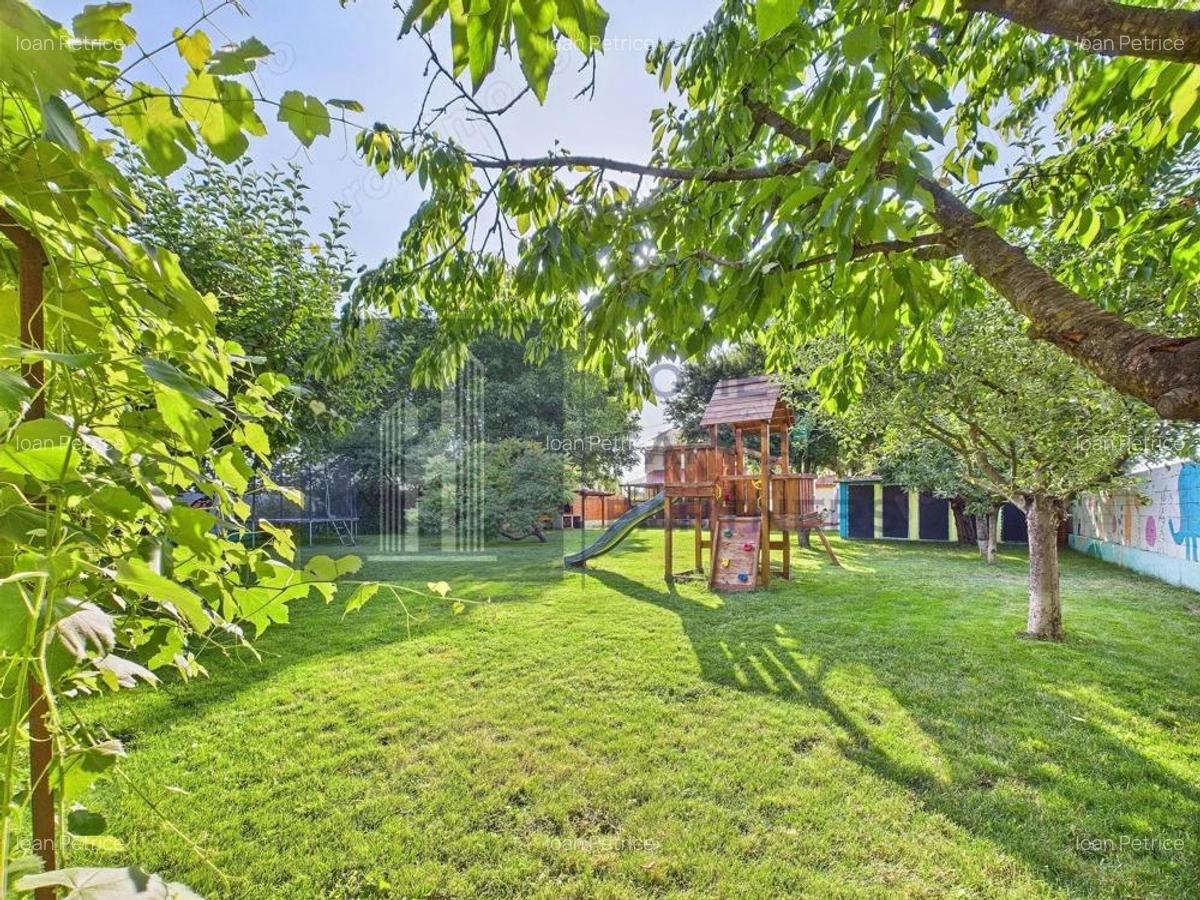 Vanzare casa P+M, 7 camere, 4 dormitoare, 4 bai, garaj 3 autoturisme - 6