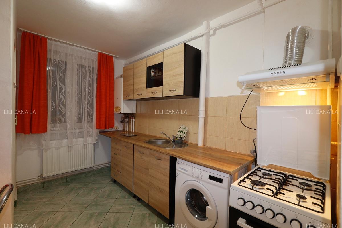 Inchiriez apartament 2 camere - 4