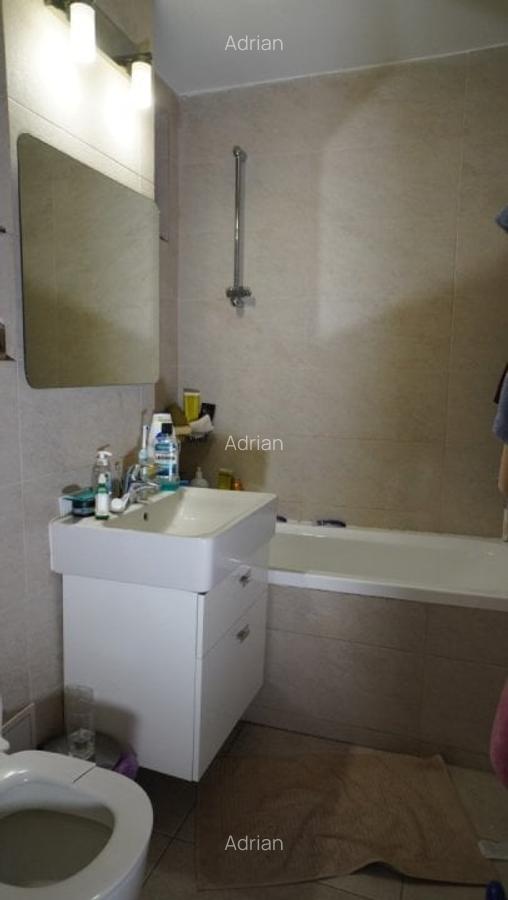 Apartament cu 7 camere decomandat, mobilat în Titan - 17