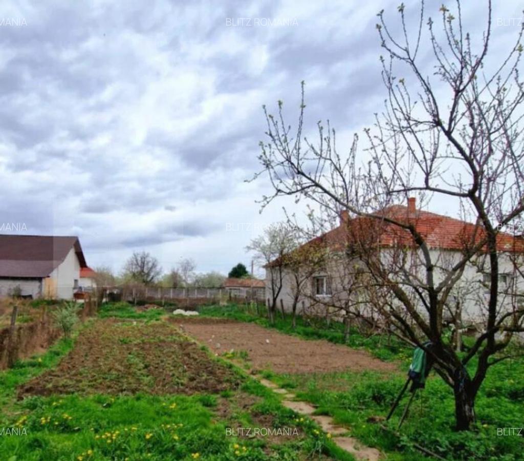 Casa de vanzare cu 3 camere aproape de Baile Sarate - Oc - 3