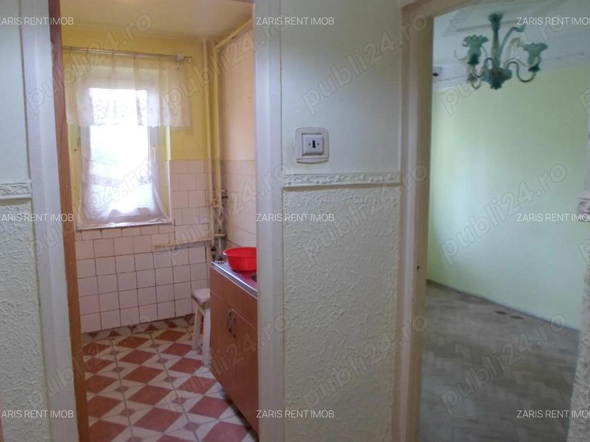 Vanzare apartament 3 camere, decomandat, parter in Ploiesti, zona Cina comision 0 - 11