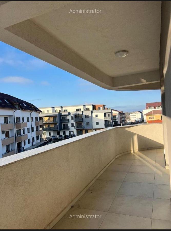 Apartament cu 2 camere decomandat, mobilat în Tractorul - 1