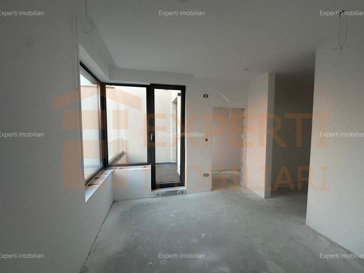 Vila deosebita de vanzare - zona Mamaia Nord pe malul lacului - 2