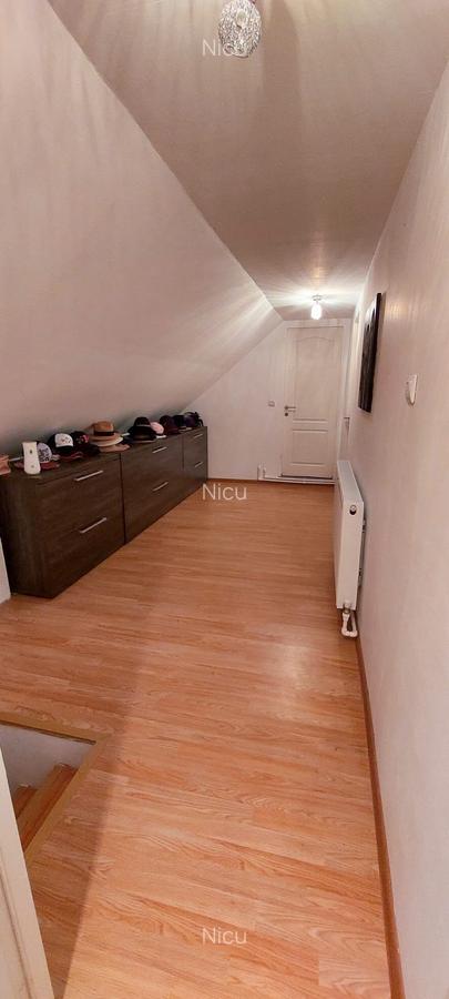Casă cu 4 camere în Est - 9