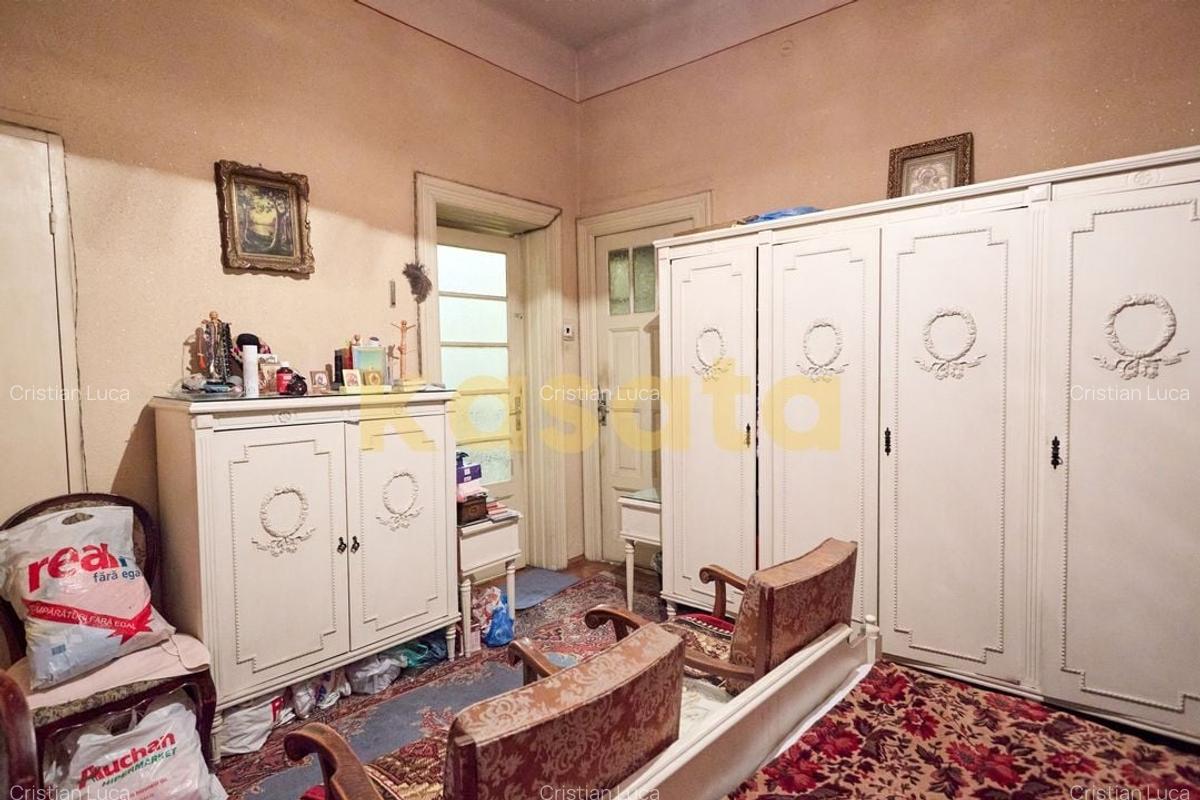 CASĂ CLASICĂ DE VANZARE CU POTENȚIAL PREMIUM ÎN ZONA 1 MAI - 8
