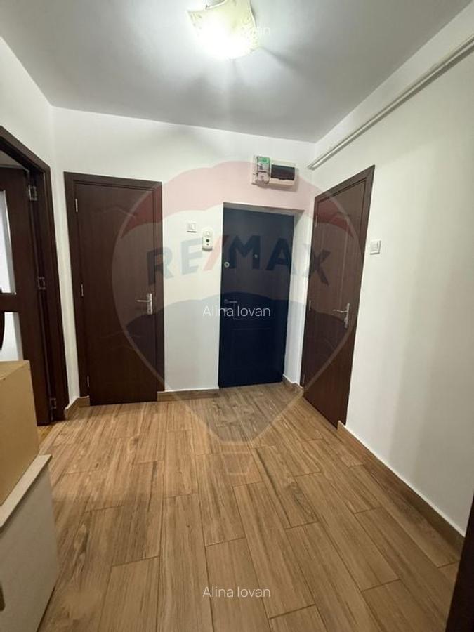 Apartament cu 3 camere de inchiriat in zona Central - 9
