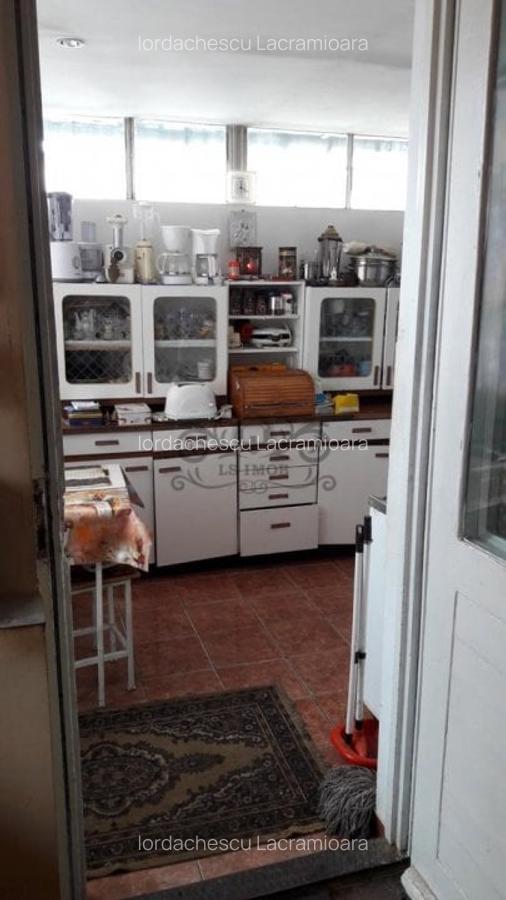 Casă cu 7 camere în Central - 10