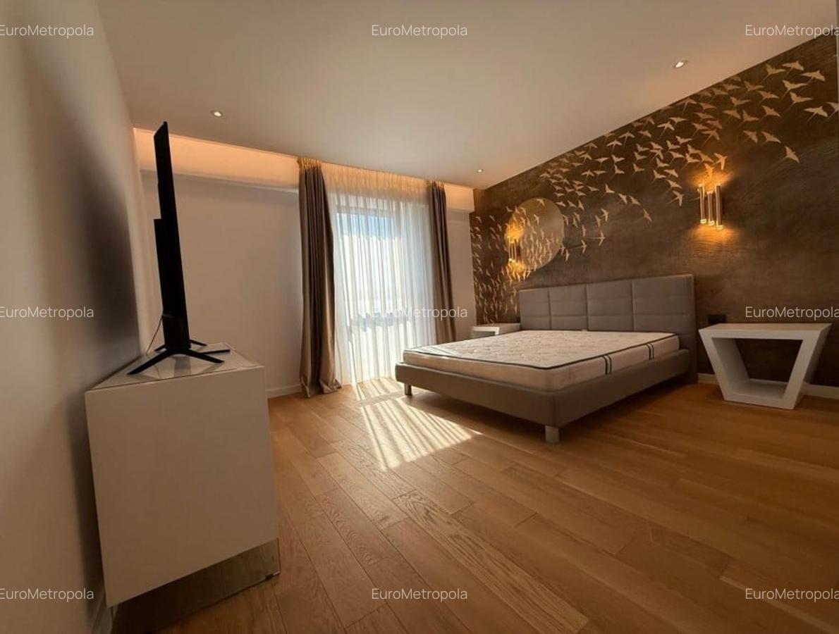 Apartament cu 4 camere decomandat în Nordului - 2
