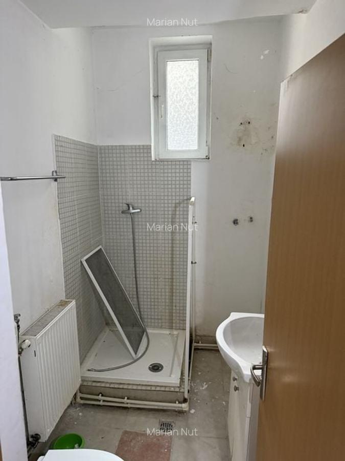 Demisol spațios -- pretabil birou, sau de locuit, Necesită renovare CLS R2 - 6