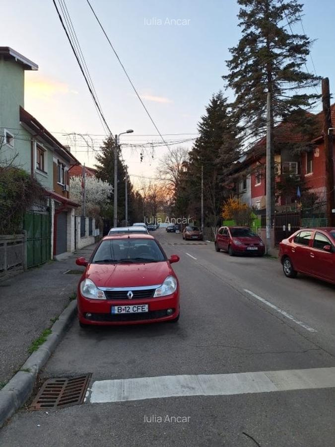 Resedinta deosebita,constr 2012,parc Carol 10min,7 camere,7 bai,2 locuri parcare - 25