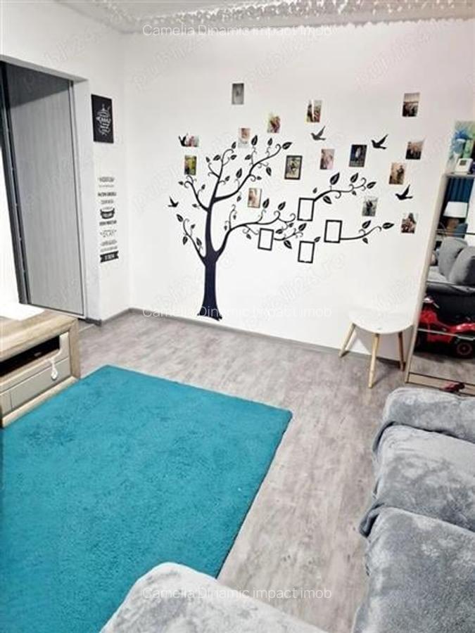 Apartament cu 3 camere semidecomandat în Central - 2