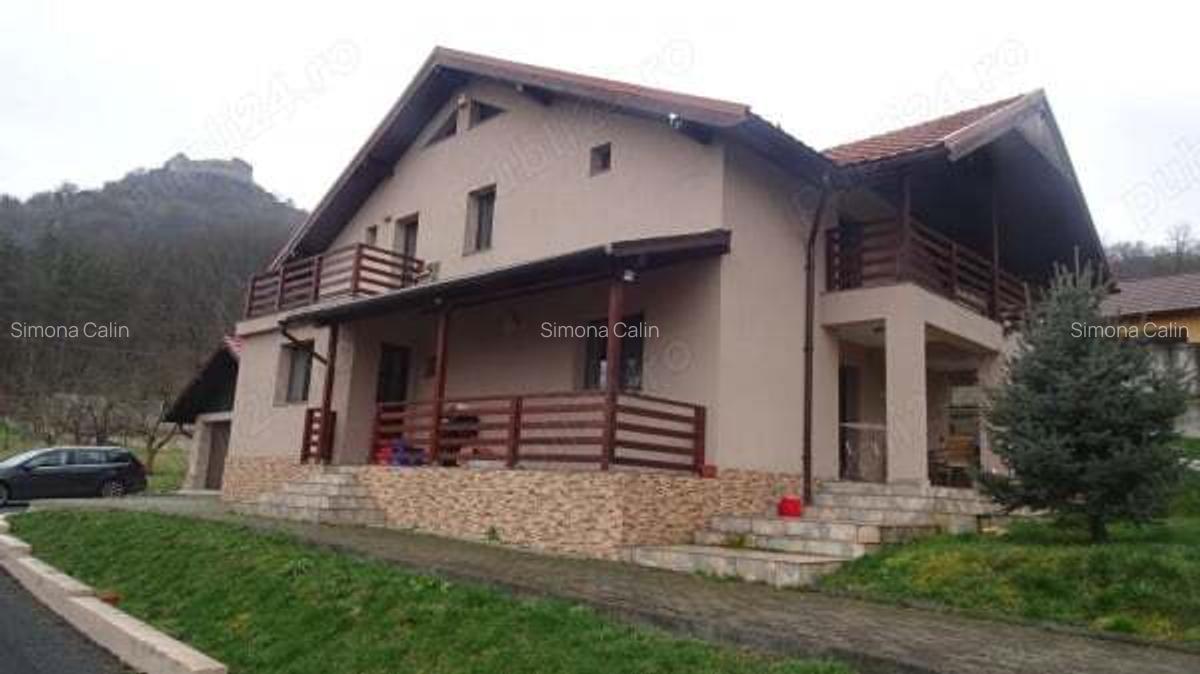 Casa individuala cu 5 camere in Deva - 1