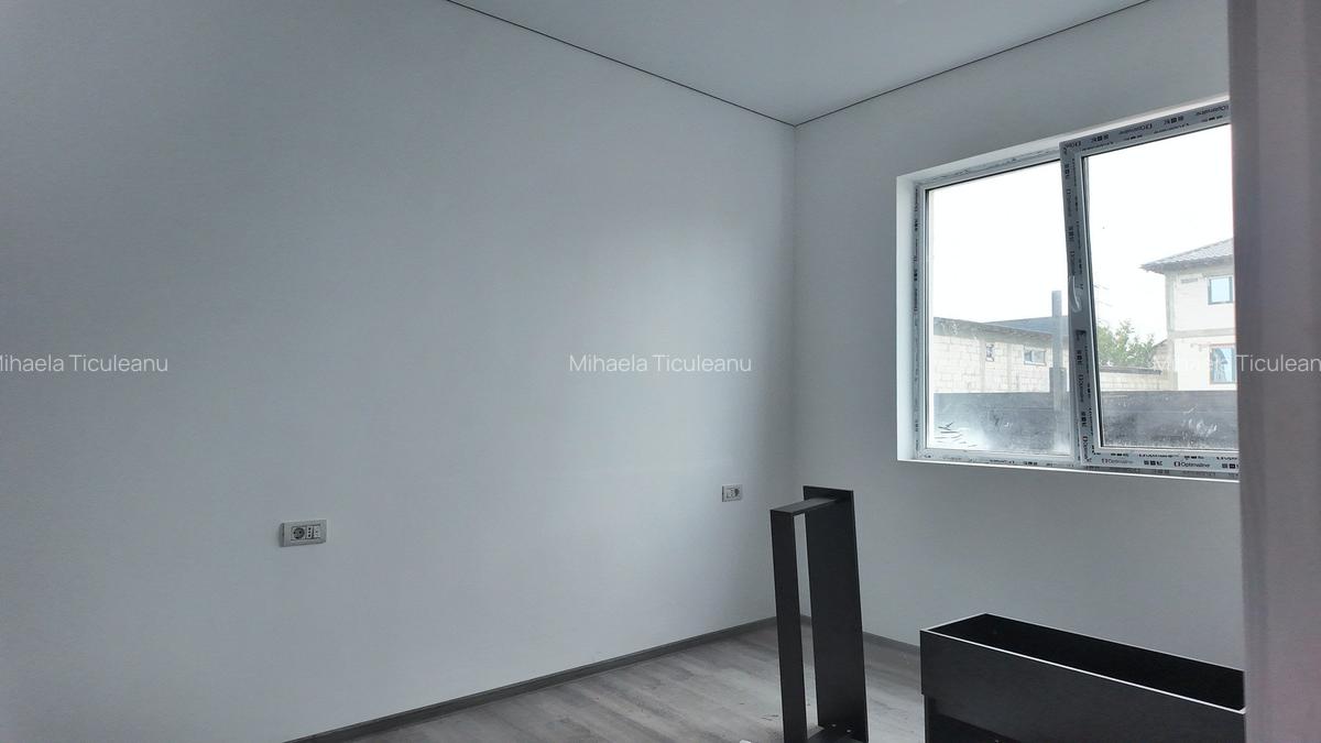 Vindem casa in Navodari zona de vile - 2