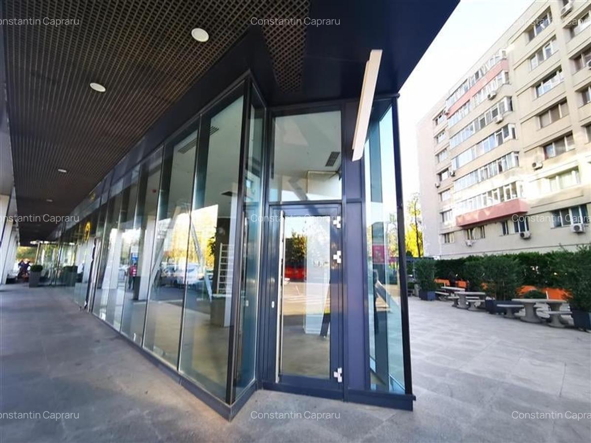Spatiu comercial in cladire de birouri clasa A - 250 mp - 6