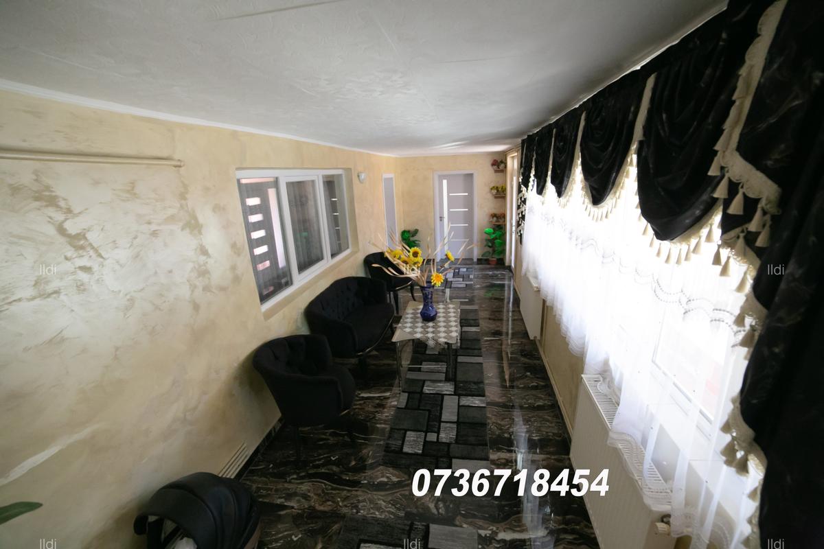 Casă cu 8 camere în Noua - 9