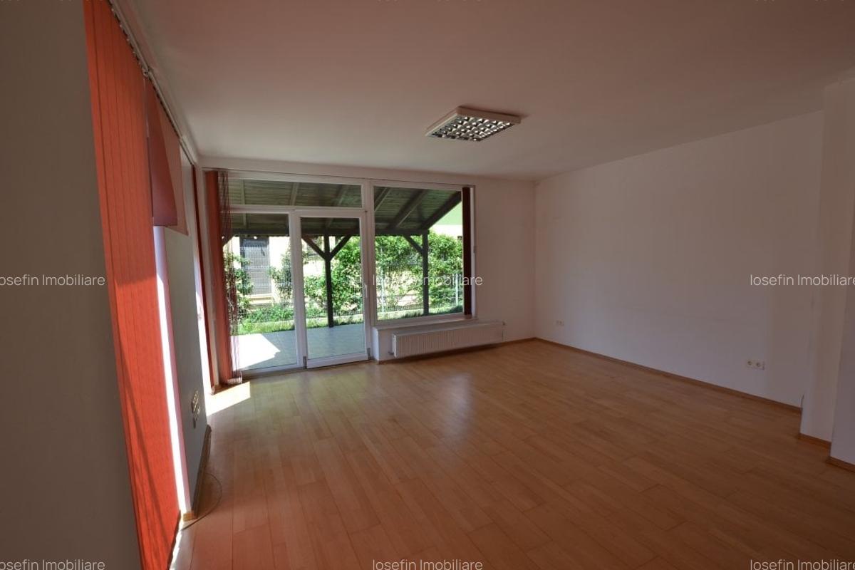 Vila de 200 mp in curte de 800 mp - 3