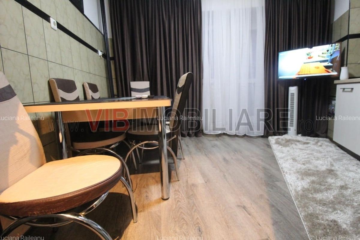 Piata Alba Iulia - Rond Alba Iulia - 70 mp - vedere integral pe fata - 9