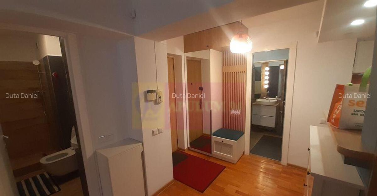 Apartament Ultracentral Pia?a Romana Etajul 1 - 4