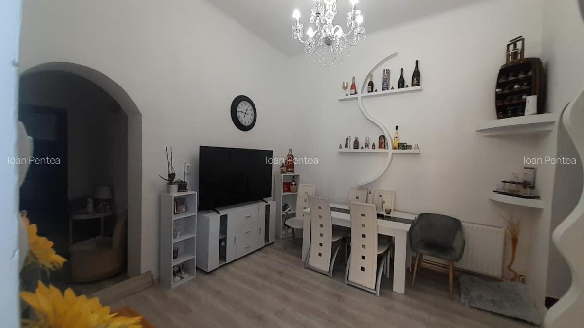 Apartament cu 2 camere semidecomandat, mobilat în Central - 1