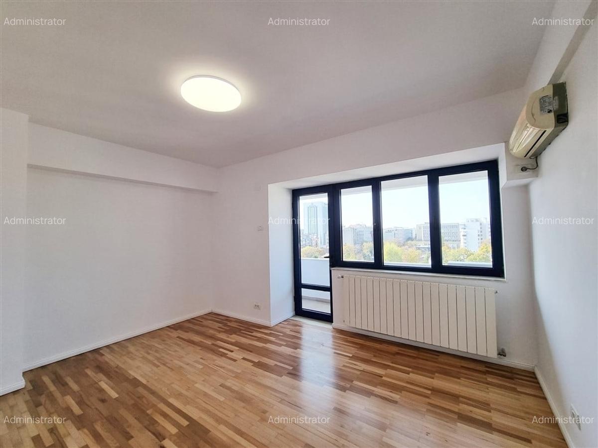 Apartament cu 4 camere decomandat în Polonă - 9