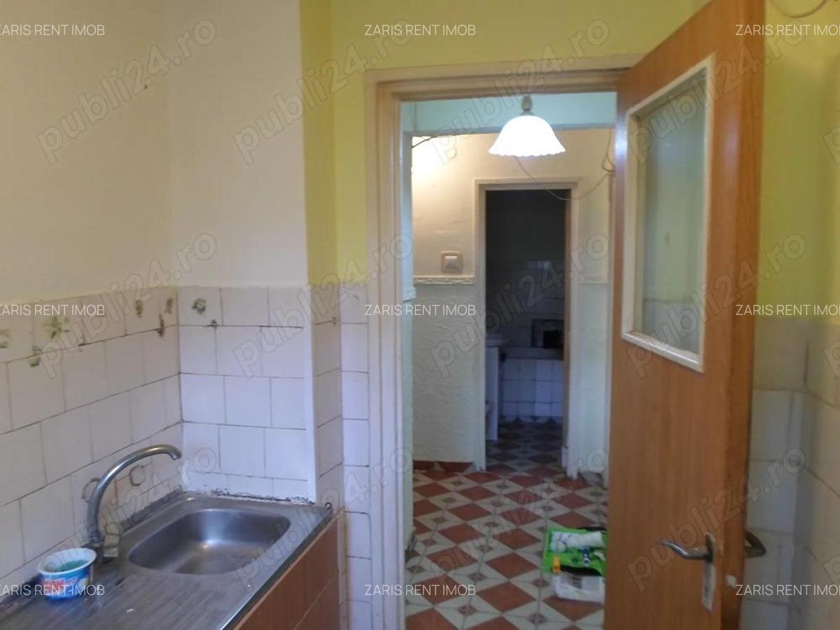 Vanzare apartament 3 camere, decomandat, parter in Ploiesti, zona Cina comision 0 - 6