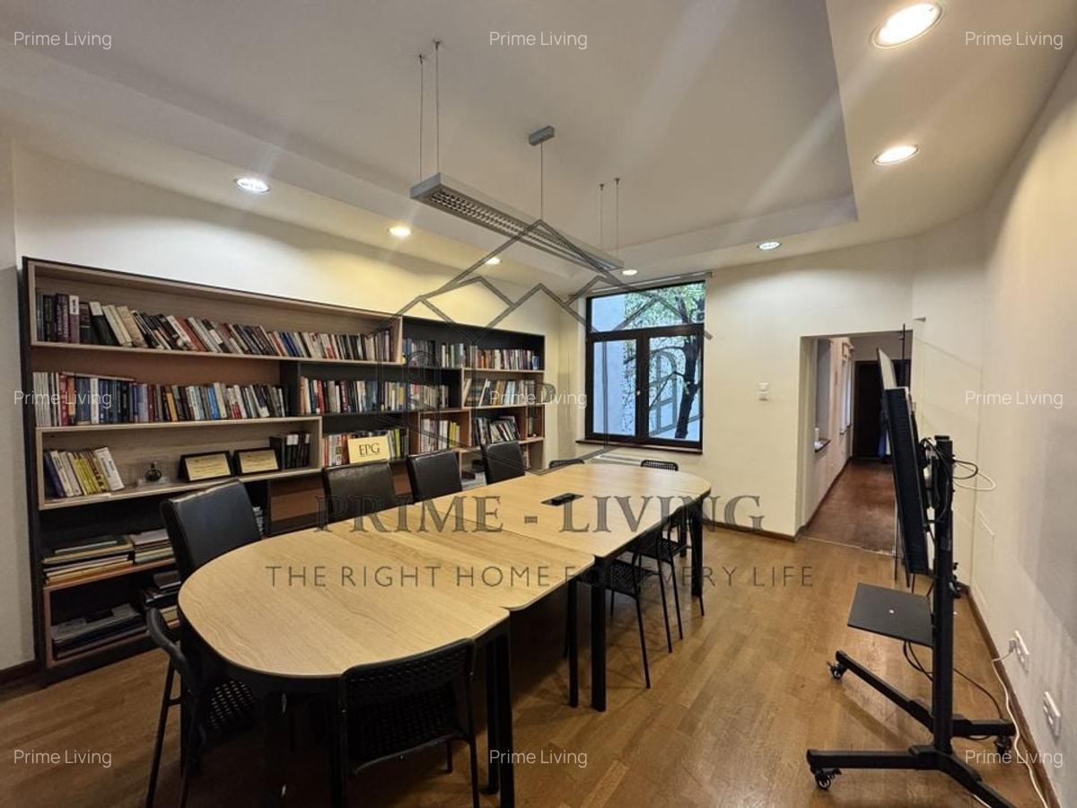 VILA DEOSEBITĂ LA VÂNZARE ÎN ZONA CENTRALĂ APROAPE DE CALEA PLEVNEI - 4