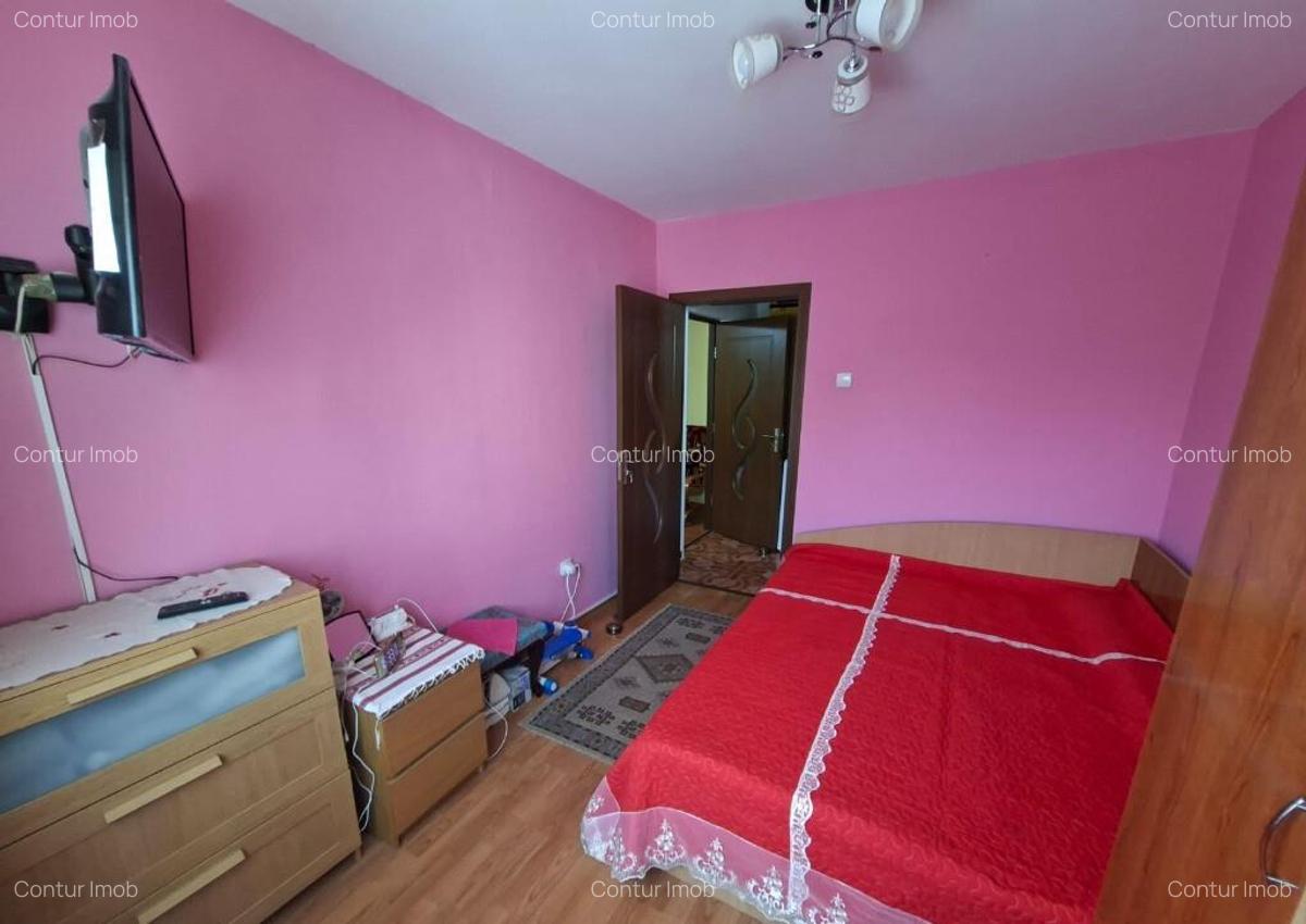 Zona Orizont - 3 camere semidecomandat/balcon/mobilat/centrala/ etaj 2 - 5