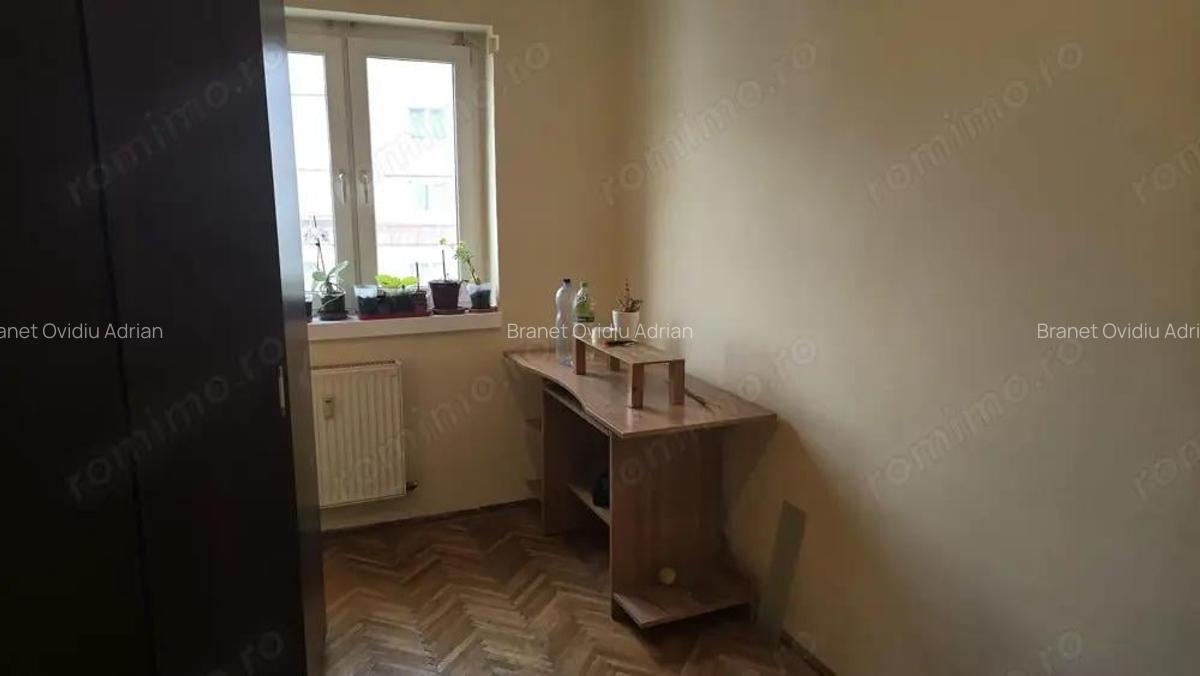 Vand apartament 3 camere cu intrari separate in Deva, zona Minerului, bloc de 4 etaje de caramida, - 12