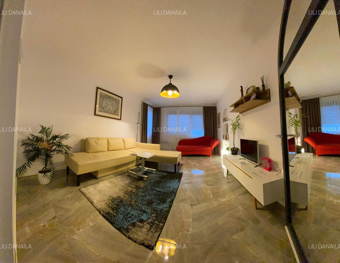 Inchiriez apartament 3 camere mobilat modern - 1