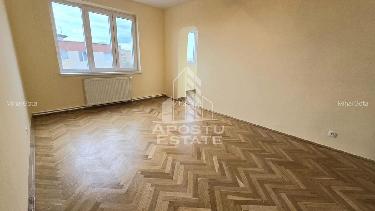Apartament cu 4 camere, 2 bai, centrala proprie, zona Circumvalatiunii - 1