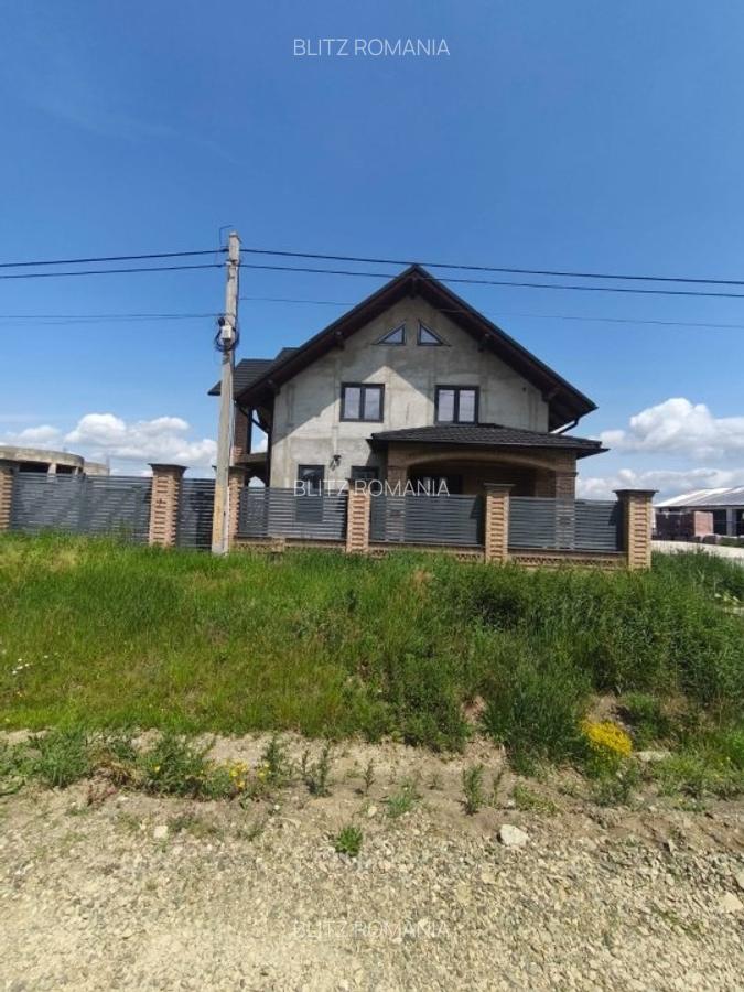 Casa individuala 4 camere, 200mp, Radauti - 2