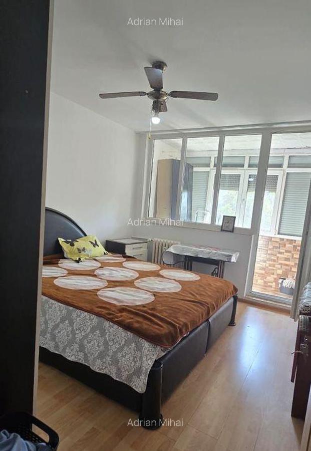 Apartament 3 camere Titan decomandat etaj 2/4 - 1
