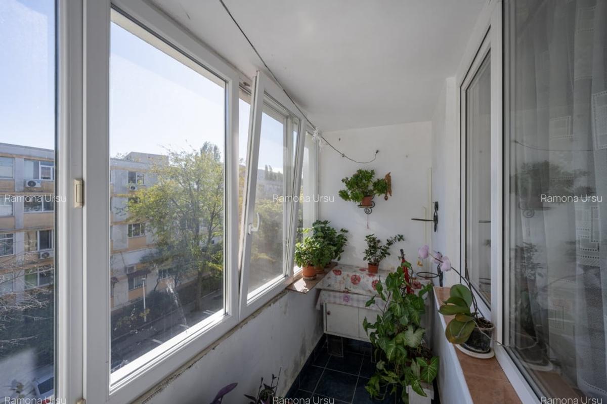 Apartament 3 camere decomandat Titan, Pta. 1 Decembrie - 9