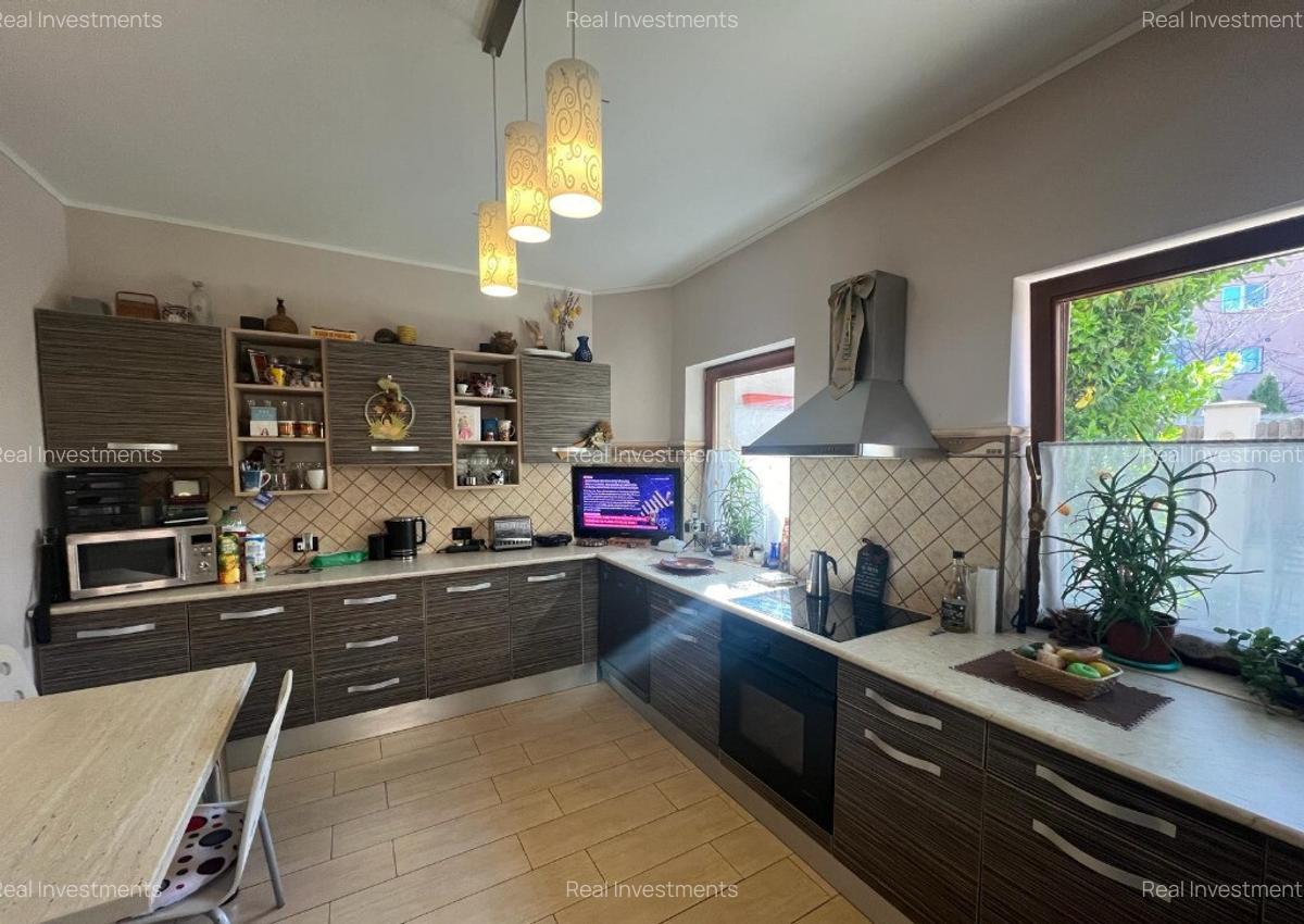 Casa 3 camere zona Ultracentrala - ID : RH-39978-property - 1