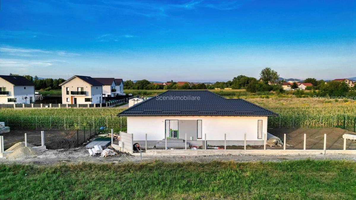 Casa noua, regim parter, mini cartier rezidential in Stupini - 11