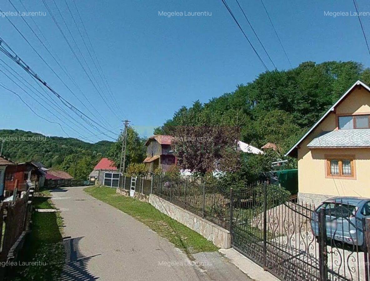 Casa batraneasca cu teren (4.910 mp) la Alunis - 4