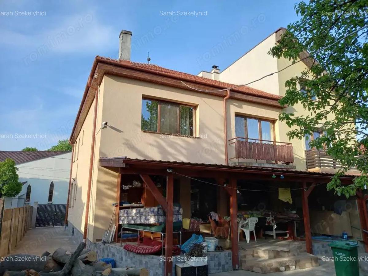 BRASADAS vinde casa in zona TITULESCU cu 5 camere si teren 350mp - 1