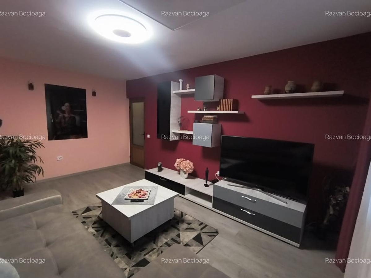 Trocadero-apartament 2 camere decomandat  parcare - 1