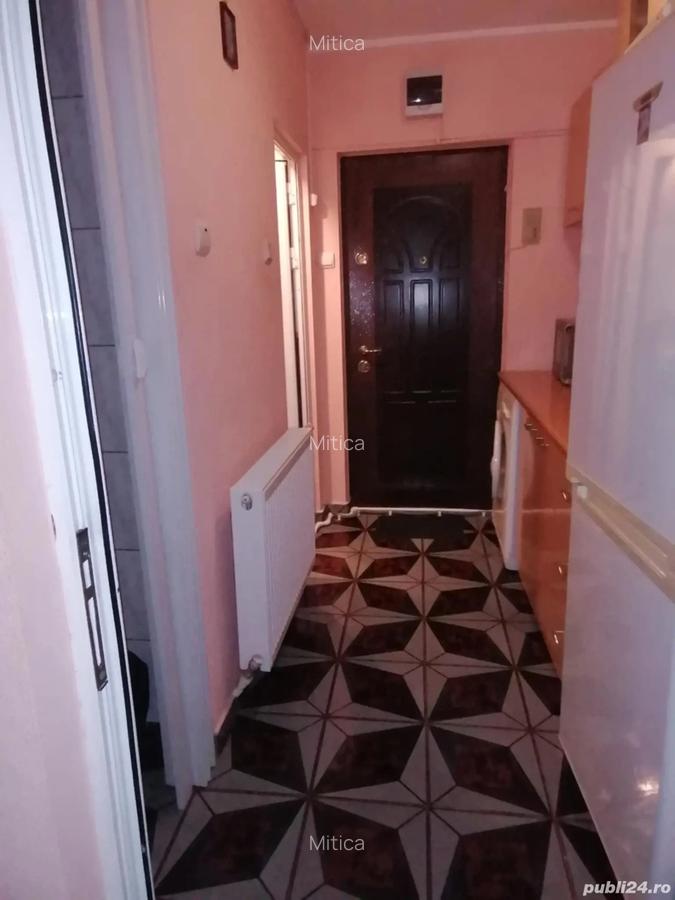 Persoana fizica inchiriez Garsoniera in tiglina 1,sta?ie la flori. - 2