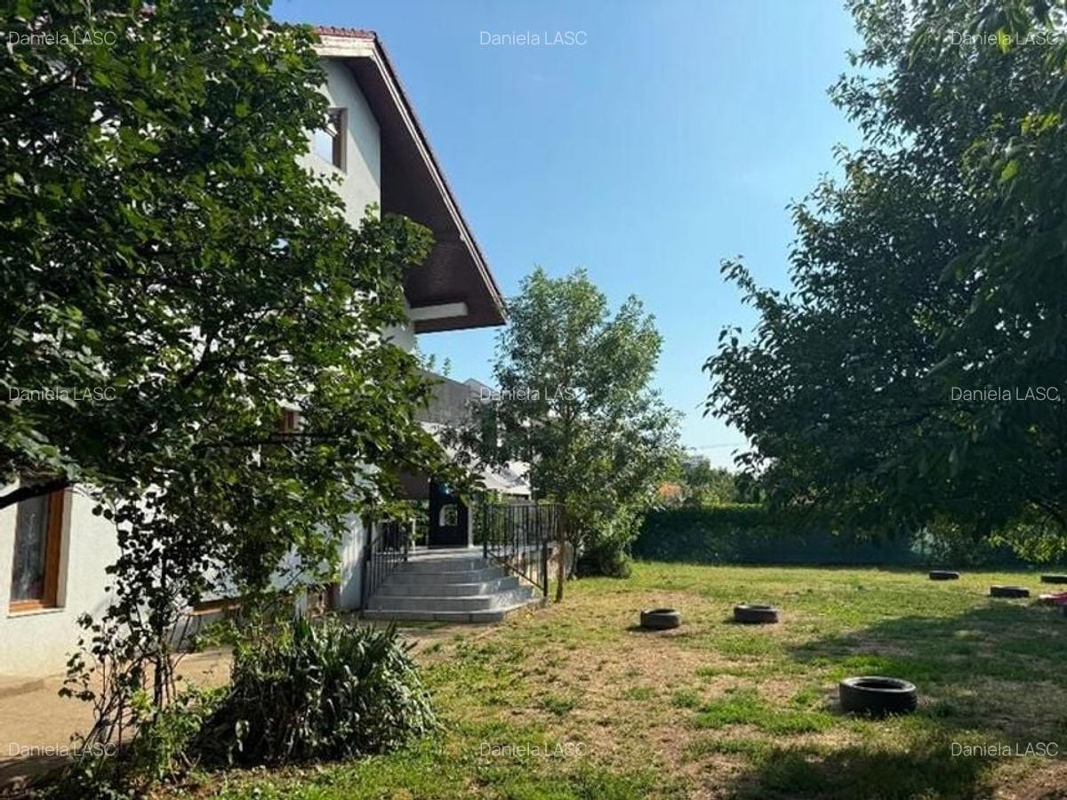 Casa spatioasa,perfecta pentru locuit sau investitie - 1