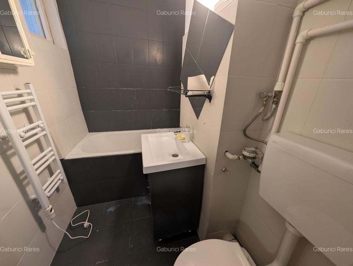 3 Camere Giulești, 60mp, Vedere Panoramică, Total de Renovat - 14 3 Camere Giulești, 60mp, Vedere Panoramică, Total de Renovat - 14