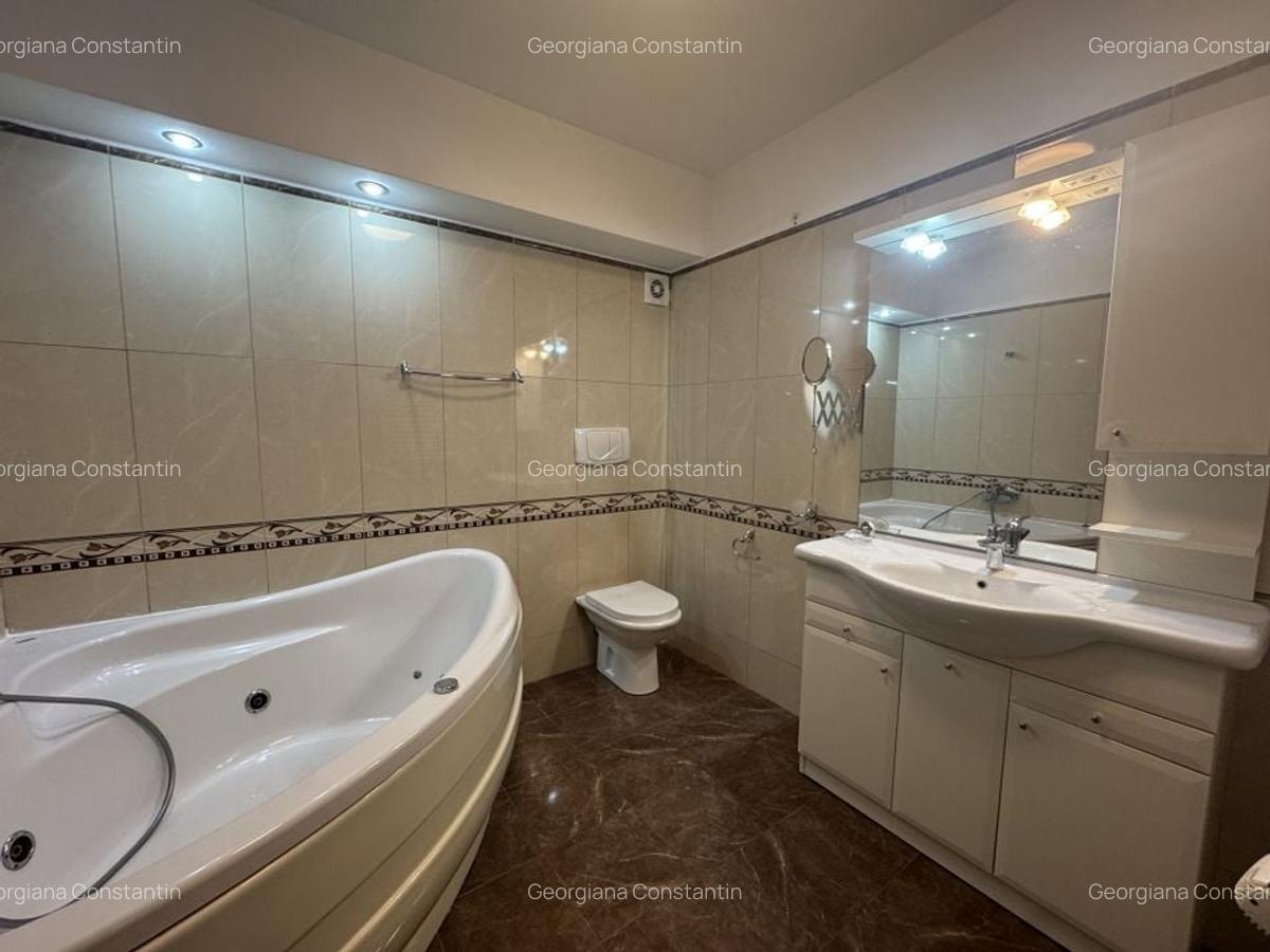 Vila renovata in complex rezidential, piscina comuna si parcare - 11