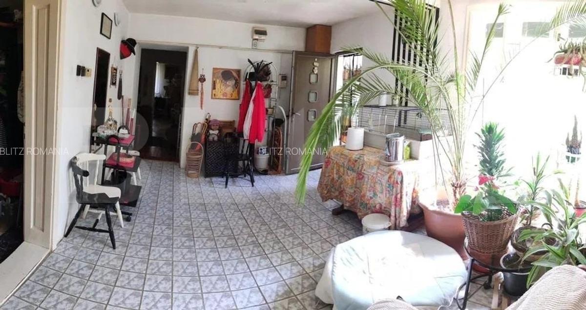 Casa stil boem, cu dependinte , 6 camere,   zona-M17 - 3