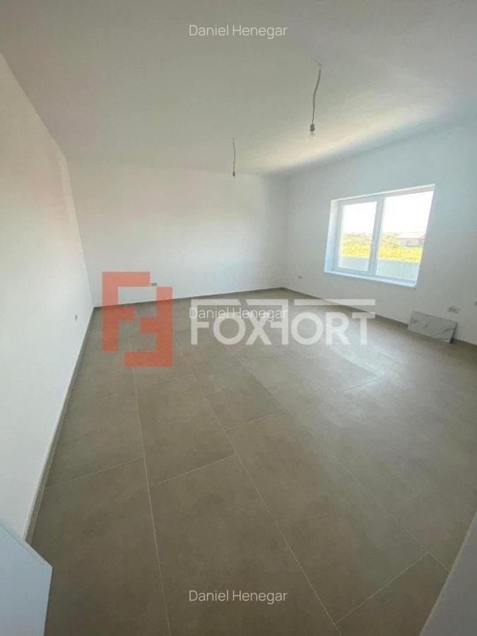 Apartament cu 2 camere decomandat în Moșnița Nouă - 11